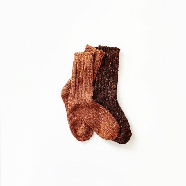🍂
wool nep socks / from Portugal
( color：date・brownie )
落ち葉みたいな色した靴下が届きました
ネップがかわいいこちらは、サンダルに◎